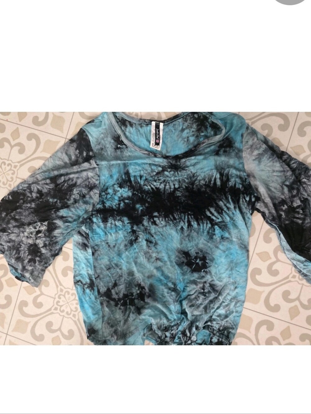 Insta Girl Women's Size Large (14/16) Blue Tie Dye V-Neck Shirt Top!